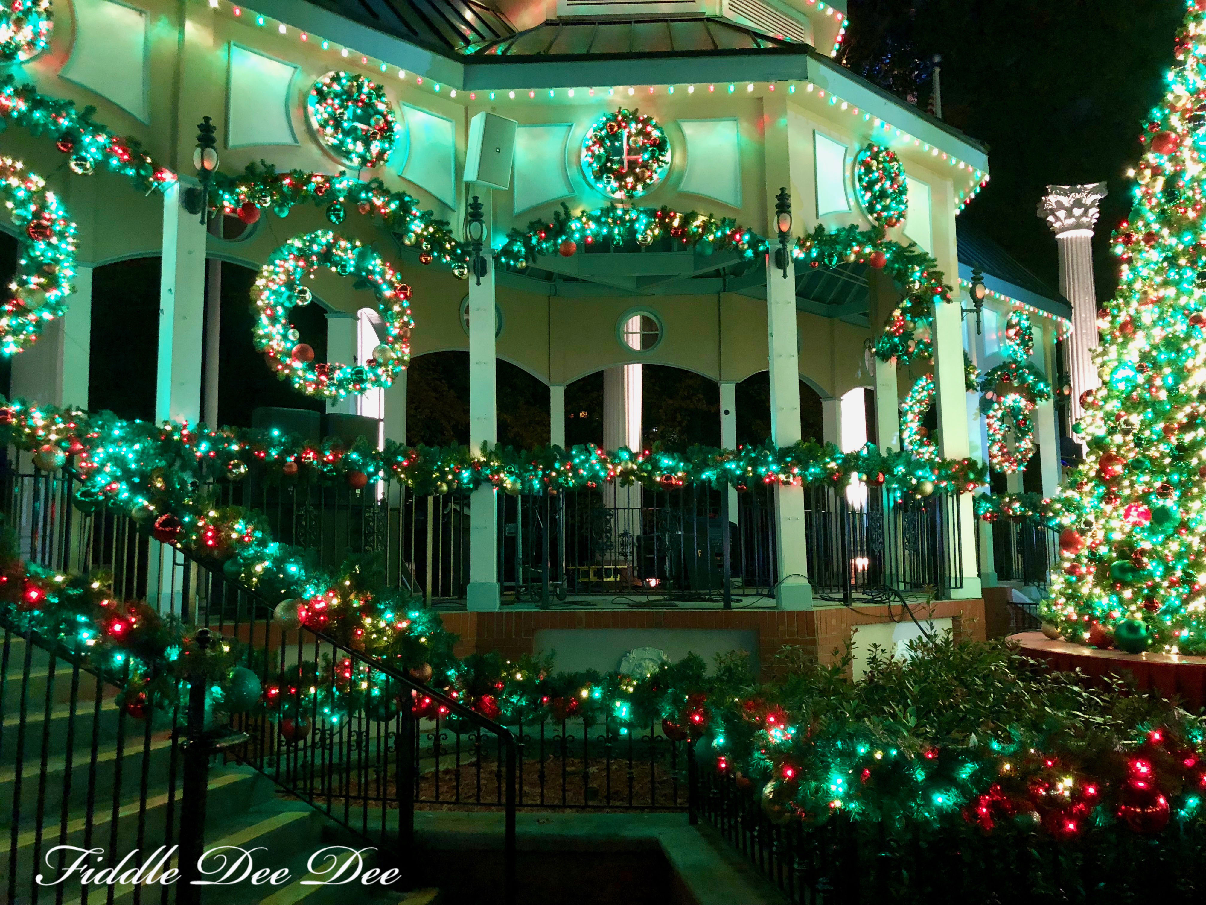 six-flags-holiday-lights